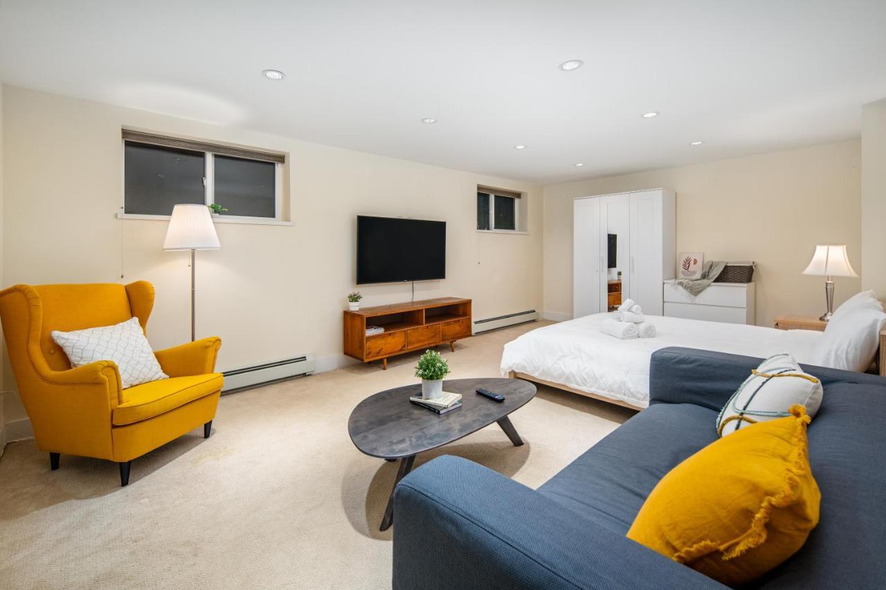 Gorgeous 4 Bedroom Garden Level Suite At Vancouver West & Ubc Bagian luar foto