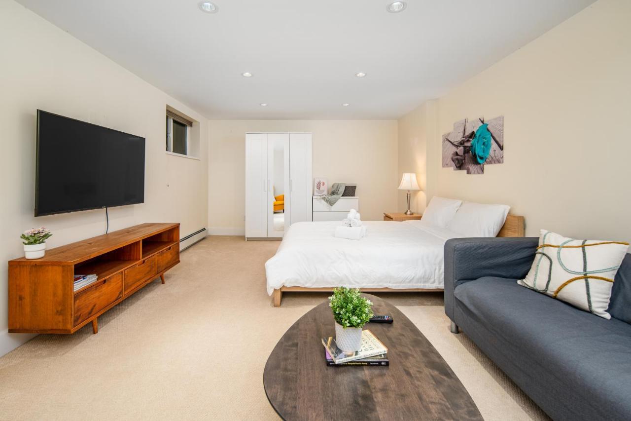 Gorgeous 4 Bedroom Garden Level Suite At Vancouver West & Ubc Bagian luar foto