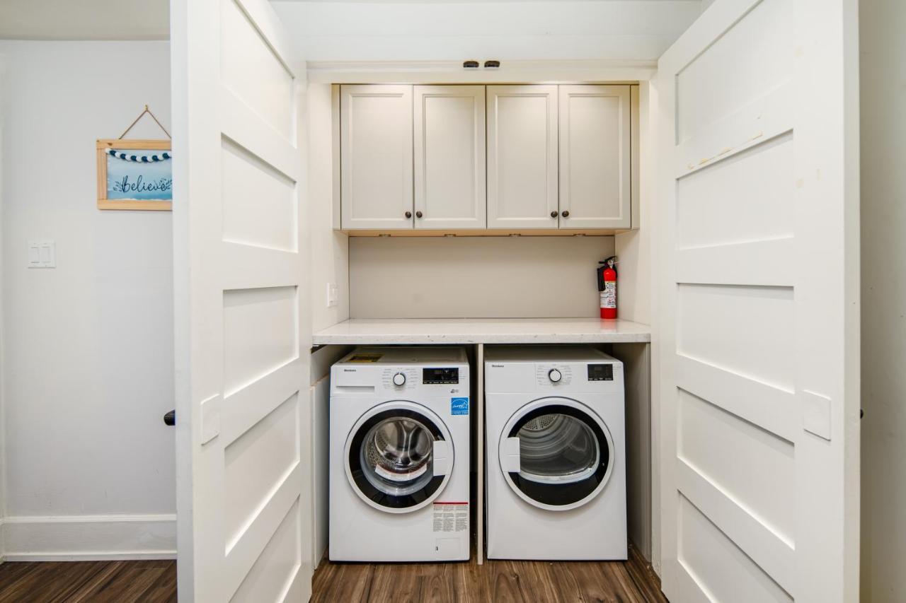 Gorgeous 4 Bedroom Garden Level Suite At Vancouver West & Ubc Bagian luar foto
