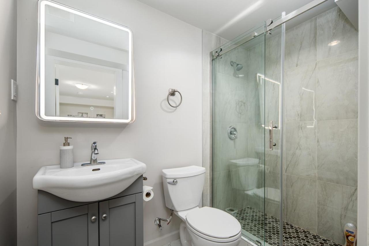 Gorgeous 4 Bedroom Garden Level Suite At Vancouver West & Ubc Bagian luar foto