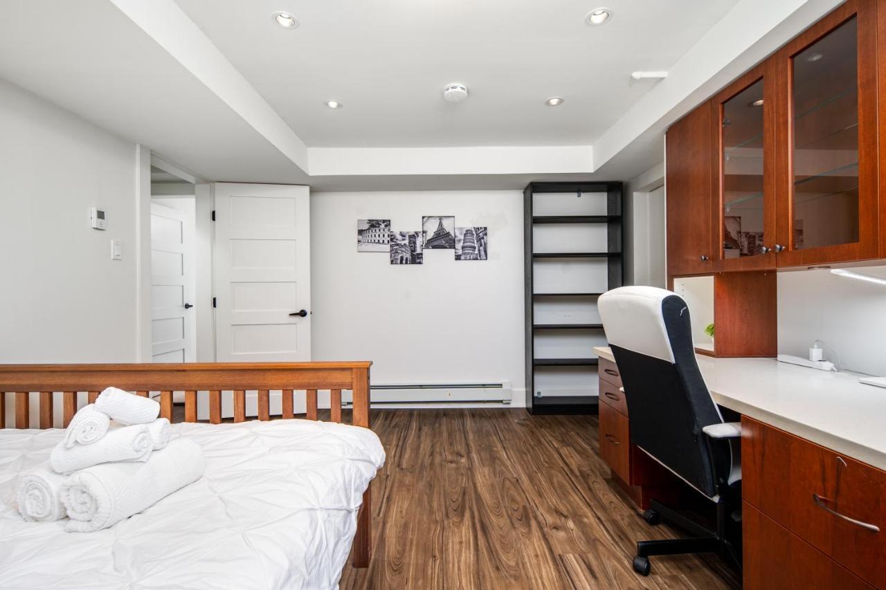 Gorgeous 4 Bedroom Garden Level Suite At Vancouver West & Ubc Bagian luar foto
